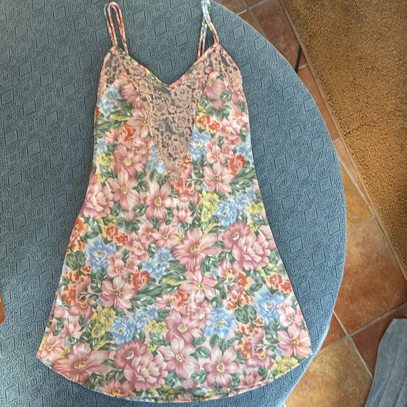 Floral Chemise & Robe - Picture 4 of 10